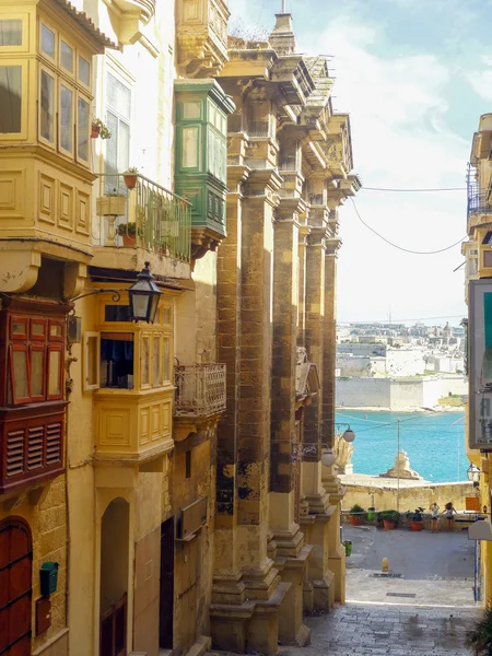 Narrow streets of Valletta, Malta — Stock Photo, Image