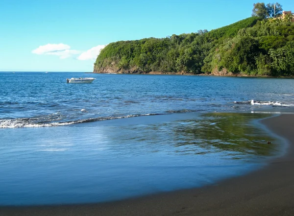 Tahiti, spiaggia di sabbia nera — Foto Stock