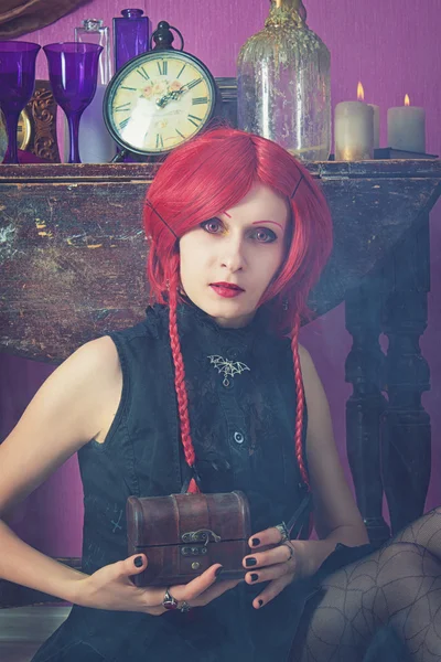 Kızıl saçlı Alice Harikalar Diyarında — Stok fotoğraf