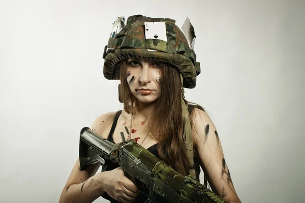 Vrouwelijke soldaat over Wit — Stockfoto
