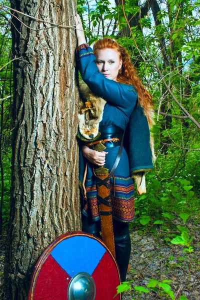 Redhead Scandinavian Young Woman Sword Shield Posing Forest — Stock Photo, Image