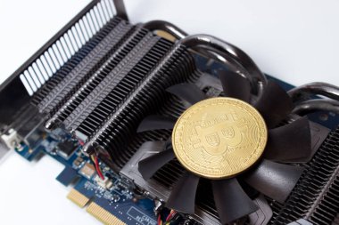 Yumuşak ışıklardaki görüntü üzerine Bitcoin