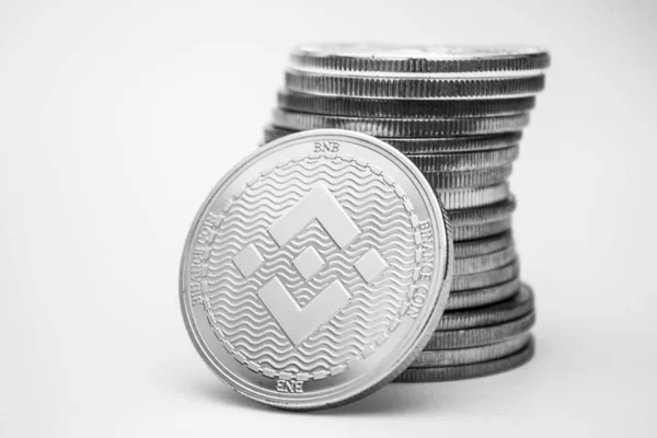 Binance Bnb Moeda Pilha Moedas Fundo Branco — Fotografia de Stock