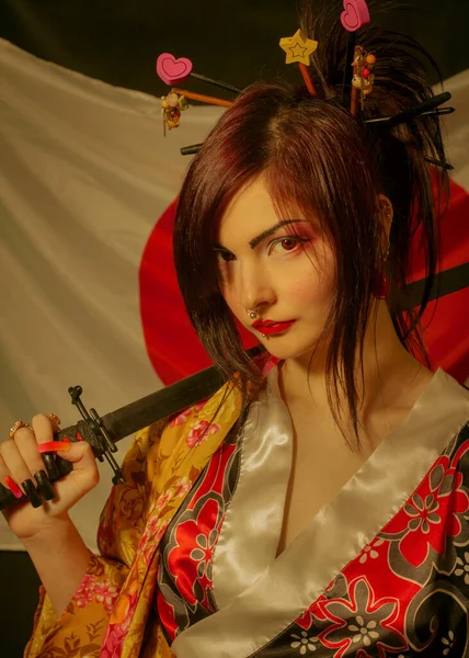 Kawaii Chica Japonesa Con Katana Posando Sobre Bandera Japonesa — Foto de Stock