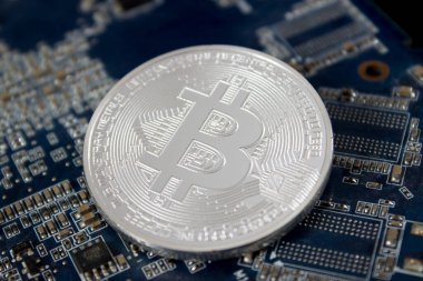 Grafik video üzerinde bir gümüş bitcoin