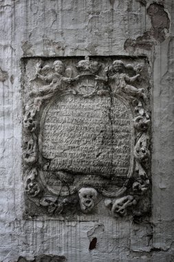 Eski duvar üzerinde yazıt