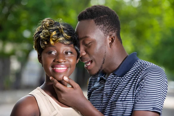 Sommerurlaub Hochzeit Dating Und Liebeskonzept Glückliches Paar Das Spaß Hat — Stockfoto