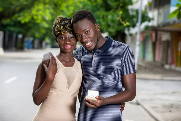 Pareja Amor Compartir Emociones Pareja Joven Amor Aire Libre Concepto — Foto de Stock