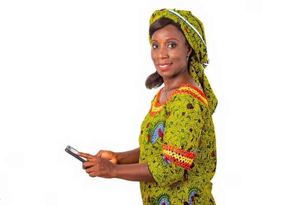 Hermosa Mujer Adulta Africana Con Taparrabo Verde Pegado Con Teléfono —  Fotos de Stock