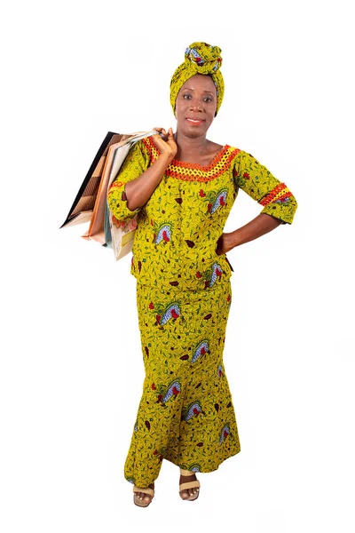 Hermosa Mujer Adulta Africana Con Taparrabos Una Bufanda Verde Sonriente —  Fotos de Stock