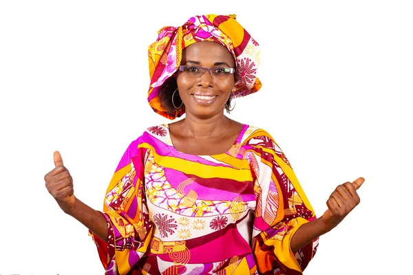 Afrikanische Erwachsene Frau Mit Brille Stehen Während Sie Eine Siegesgeste — Stockfoto