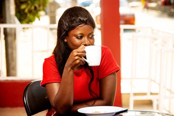 Young Woman Sitting Cafeteria Drinking Tea Smiling — Stock Photo, Image