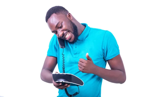 Jovem Empresário Azul Shirt Fundo Branco Falando Telefone Sorrindo — Fotografia de Stock