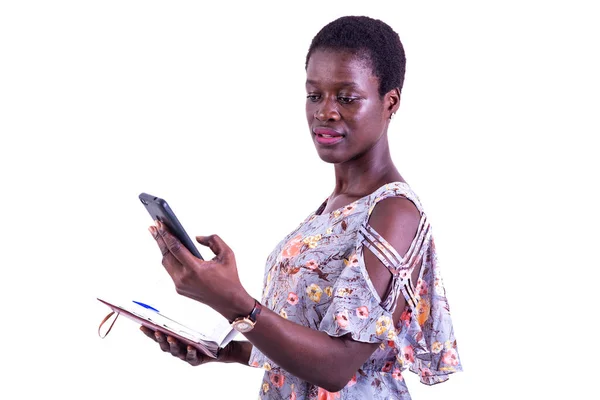 Retrato Bela Jovem Estudante Séria Usando Telefone Celular — Fotografia de Stock