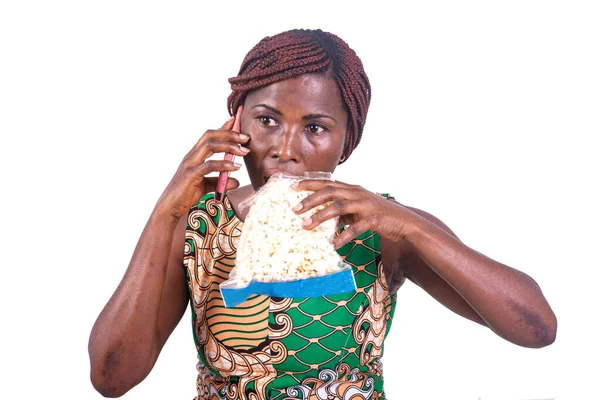 Portrait Beautiful Adult Woman Talking Mobile Phone While Eating Popcorn — Stock Photo, Image