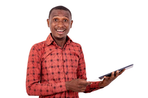 Retrato Joven Hombre Negocios Guapo Sosteniendo Una Tableta Digital Mientras —  Fotos de Stock