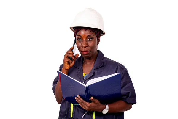 Retrato Uma Bela Engenheira Vestindo Uniforme Trabalho Chapéu Duro Branco — Fotografia de Stock