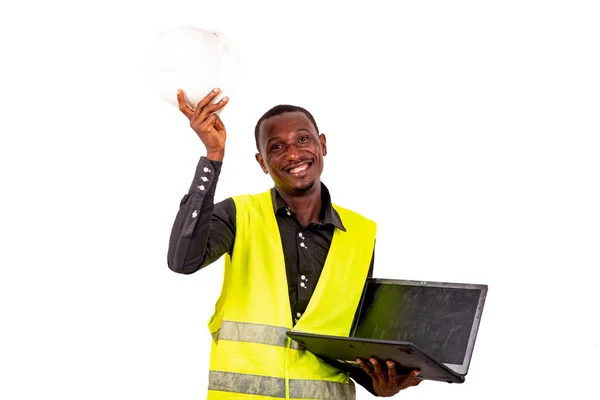 Retrato Jovem Arquiteto Homem Feliz Segurando Computador Portátil Hardhat Enquanto — Fotografia de Stock