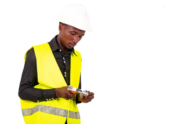 Jeune Homme Charpentier Portant Gilet Vert Casque Sécurité Tout Tenant — Photo