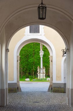 Avusturya Steyr 'deki Schloss Lamberg köprüsünü kapatmış.