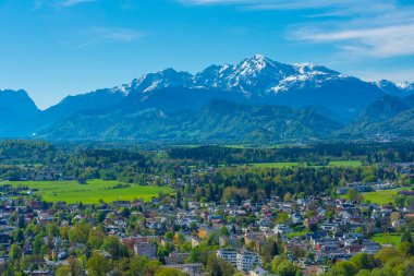Untersberg, Avusturya 'nın Salzburg kentindeki Hohensalzburg kalesinden görüldü.