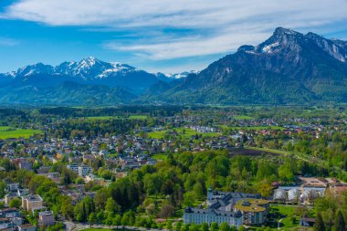 Untersberg, Avusturya 'nın Salzburg kentindeki Hohensalzburg kalesinden görüldü.