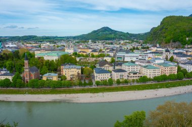 Salzburg, Avusturya 'daki Salzach Nehri' ne bak.