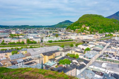 Avusturya 'nın Salzburg kentindeki Kapuzinerberg manzarası