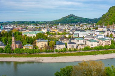 Salzburg, Avusturya 'daki Salzach Nehri' ne bak.