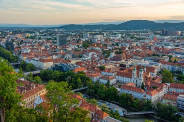 Avusturya şehrinin havadan görünüşü. Graz.IMAGE