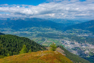 Avusturya 'nın Carinthia bölgesindeki Drau Vadisi Panorama Manzarası