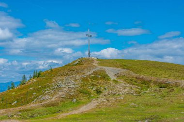 Avusturya 'daki Goldeck Dağı' nda metal haç.