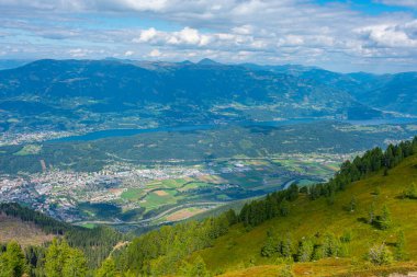 Spittal an der Drau ve Millstatter manzaralı göl Avusturya 'da görülür.