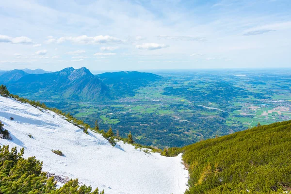 Untersberg dağından Avusturya 'nın panorama manzarası.