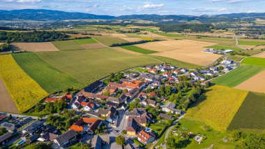 Avusturya 'daki Anzendorf köyünün Panorama manzarası