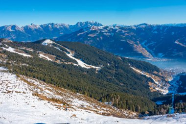 Avusturya 'daki Schmitenhohe Gölü' nden izlenecek.