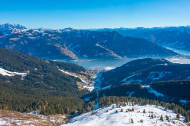 Avusturya 'daki Schmitenhohe Gölü' nden izlenecek.