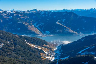 Avusturya 'daki Schmitenhohe Gölü' nden izlenecek.