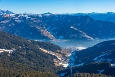 Avusturya 'daki Schmitenhohe Gölü' nden izlenecek.
