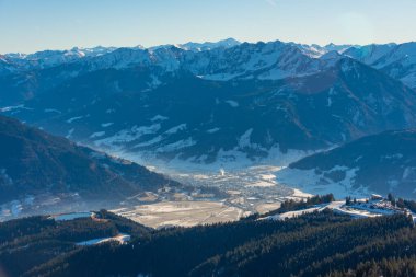 Zell am yakınlarındaki Salzach Vadisi. Avusturya.