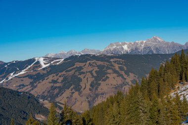 Avusturya ile Almanya arasındaki Berchtesgaden Ulusal Parkı 'ndaki dağlar.