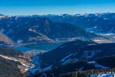 Avusturya 'daki Schmitenhohe Gölü' nden izlenecek.