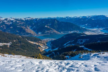 Avusturya 'daki Schmitenhohe Gölü' nden izlenecek.