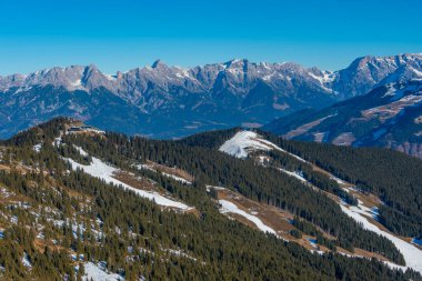 Avusturya ile Almanya arasındaki Berchtesgaden Ulusal Parkı 'ndaki dağlar.