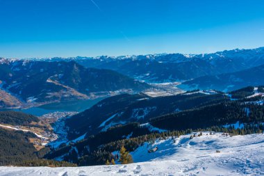 Avusturya 'daki Schmitenhohe Gölü' nden izlenecek.
