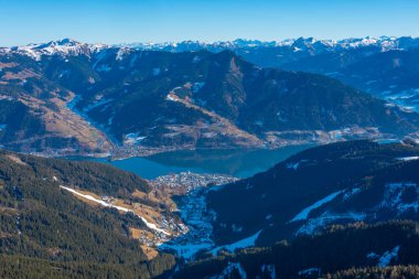 Avusturya 'daki Schmitenhohe Gölü' nden izlenecek.
