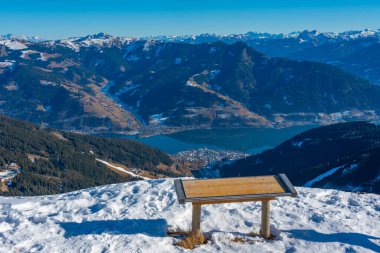 Avusturya 'daki Schmitenhohe Gölü' nden izlenecek.