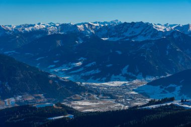 Zell am yakınlarındaki Salzach Vadisi. Avusturya.