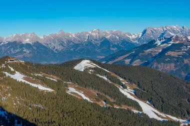 Avusturya ile Almanya arasındaki Berchtesgaden Ulusal Parkı 'ndaki dağlar.