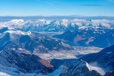 Avusturya 'daki Kitzsteinhorn Gölü' nden izlenecek.